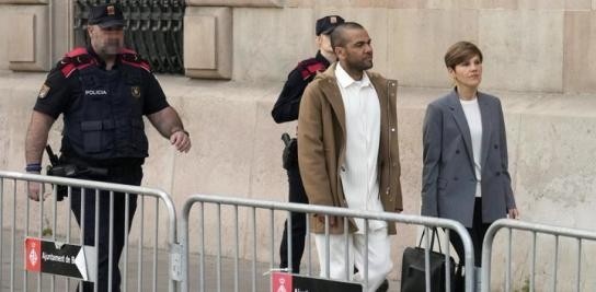西媒:阿爾維斯要求對性侵受害者進行新的心理評估,被法院駁回