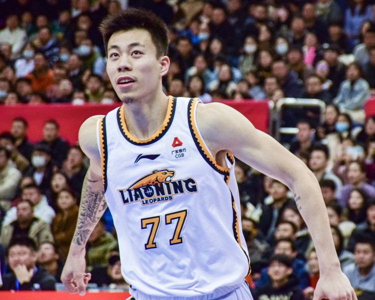  狀態復蘇！張鎮麟上半場11投7中&三分4中1 拿到15分4板4助2斷