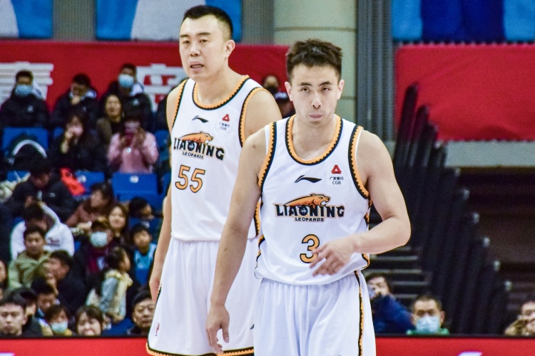 沈陽日報:明晚挑戰江蘇男籃 遼籃全力“保八”
