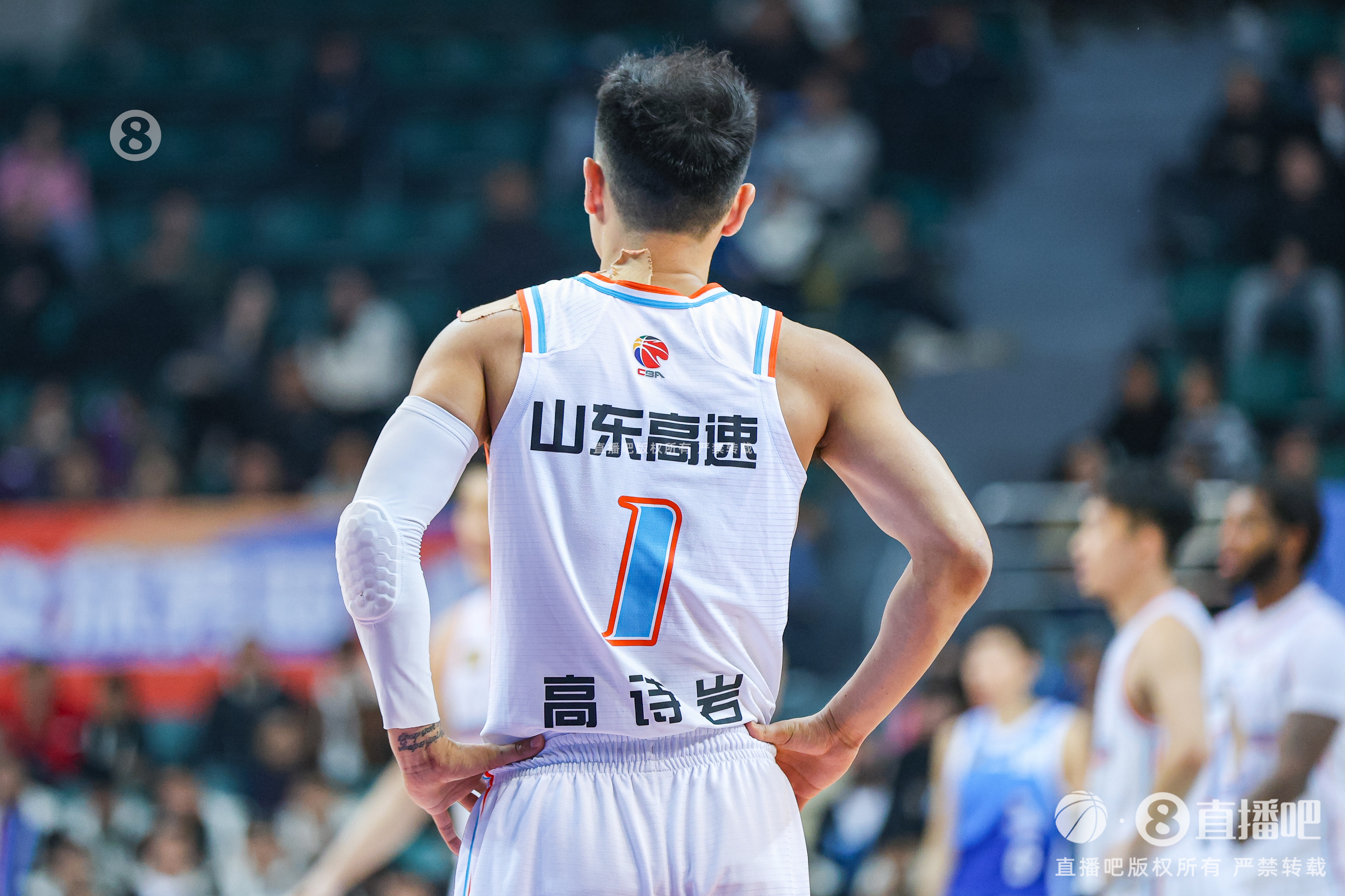 慢熱!首節(jié)山東落后四川1分 全隊(duì)首發(fā)5人單節(jié)合計(jì)僅拿到3分
