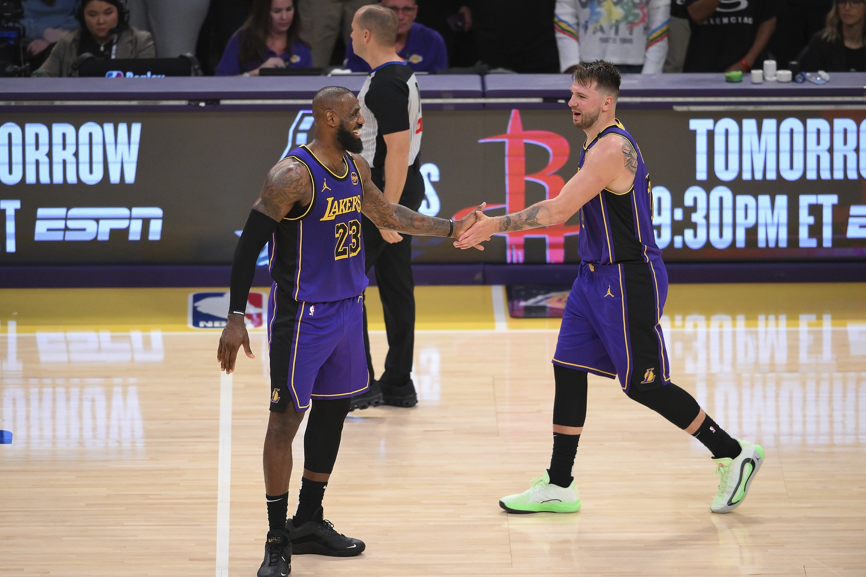  比分快翻倍了！湖人首節33-17領先森林狼16分