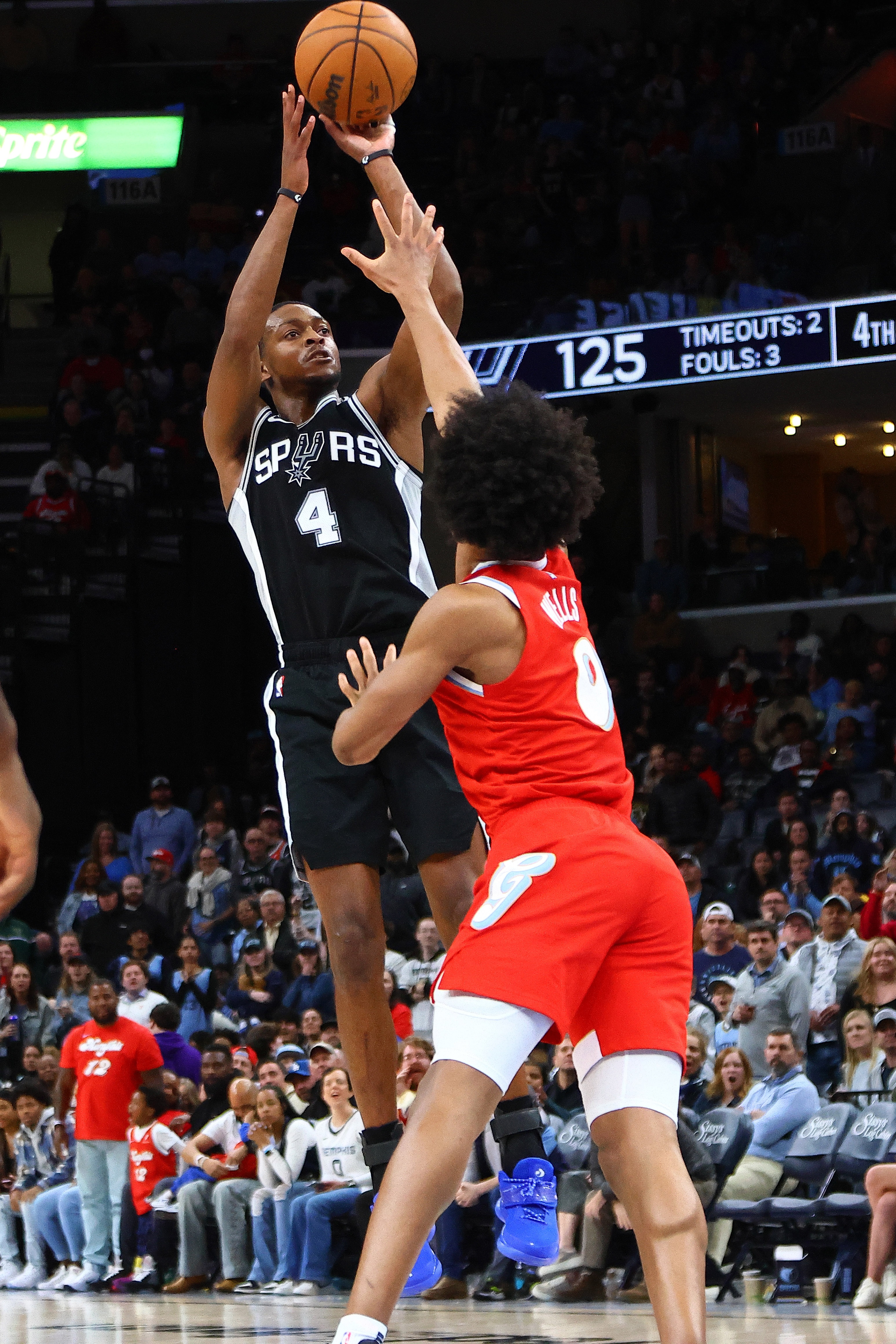  中距離準(zhǔn)絕殺！福克斯：球隊對我完成制勝一擊有信心 我也是